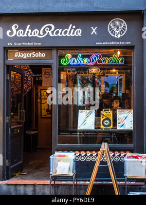 Soho Radio London - ein Online Radio Station Broadcasting aus dem Herzen der Londoner Soho Entertainment District. Gegründet 2014, Große Mühle Straße, Stockfoto