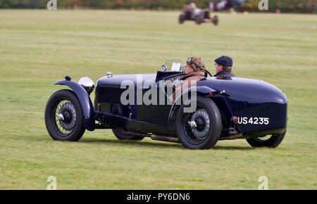 Riley 12/4 Special (US 4235) an der Shuttleworth Race Day am 7. Oktober 2018 Stockfoto