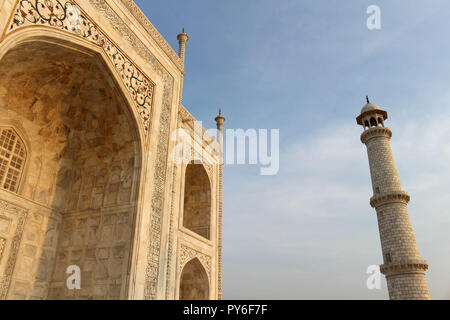 Die Details der Architektur des Taj Mahal in Agra. In Indien genommen, August 2018. Stockfoto