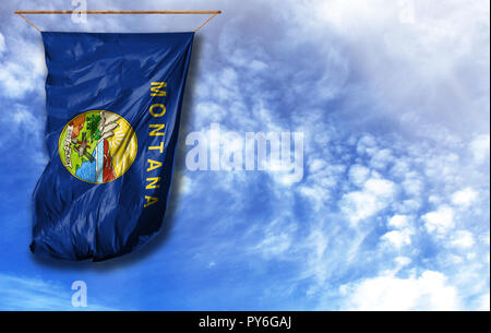 Flaggenstaat von Montana. Vertical flag, gegen den blauen Himmel mit Platz für Ihren Text Stockfoto