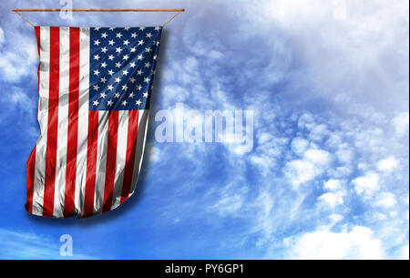 Flagge der USA. Vertical flag, gegen den blauen Himmel mit Platz für Ihren Text Stockfoto