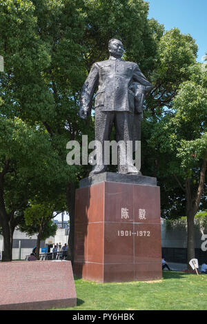 Statue von Chen Yi, einem berühmten Bürgermeister von Shanghai, China, Asien, Chen Yi Square entlang der Uferpromenade Bund, Shanghai Stockfoto