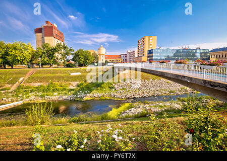 Blick auf die Stadt von Vukovar Vuka River Bridge, slavonija Region von Kroatien Stockfoto