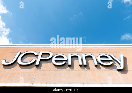 Fairfax, USA - 13. März 2018: Low Angle, Detailansicht von JCPenney Abteilung, Outlet, Store, Händler, Shop, Fair Oaks shop Stockfoto