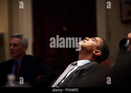 Präsident Barack Obama bei einem Haushalt treffen in der Roosevelt-Platz 29.01.09.  Offiziellen White House Photo by Pete Souza Stockfoto