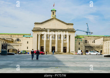 Das Civic Center in Southampton ist die Heimat der Southampton City Council. Die Guildhall, Ostflügel, mit Kolonnaden Fassade. Southampton, Hampshire, Engl Stockfoto