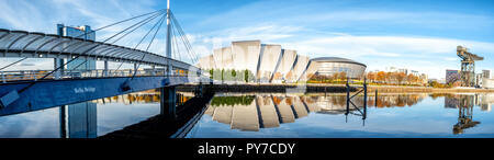 Glocken Brücke, SECC und das Wasserkraftwerk am Fluss Clyde, Glasgow, Schottland, Großbritannien Stockfoto