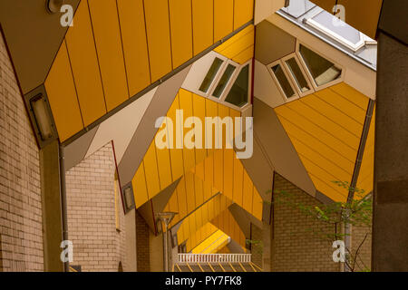 Rotterdam, Niederlande - 16 Juli, 2016: Der Cube Häuser (Kubuswoningen) in Rotterdam. Niederländischen Architekten Piet Blom entworfen von Rotterdam Cube Häuser in Th Stockfoto