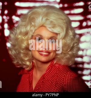 Original Film Titel: Beste kleine BORDELL IN TEXAS. Englischer Titel: Beste kleine BORDELL IN TEXAS. Jahr: 1982. Regisseur: COLIN HIGGINS. Stars: Dolly Parton. Quelle: UNIVERSAL PICTURES/Album Stockfoto