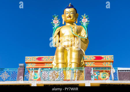 Die große Maitreya oder der zukünftige Buddha im Likir Kloster oder Likir Gompa, Ladakh, Indien Stockfoto