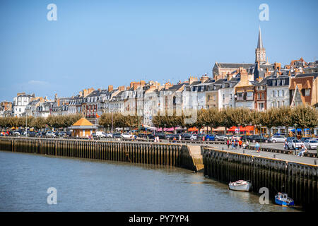 TROUVILLE, Frankreich - September 06, 2017: Landschaft Blick auf den Riverside von Marina Village, berühmte französische Resort in der Normandie Stockfoto