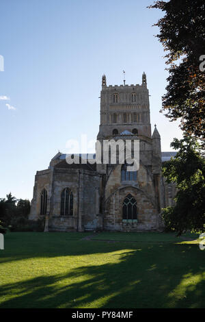 Tewkesbury Abbey Church, Gloucestershire England UK romanische Architektur, Gebäude aus dem 12. Jahrhundert Stockfoto