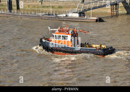 GPS-Arcadia, Tug Boat auf der Themse, London, England, Großbritannien Stockfoto