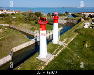 Luftaufnahme der "Ile d'Aix" Insel (vor den Küsten von Frankreich). Die zwei Leuchttürme Stockfoto