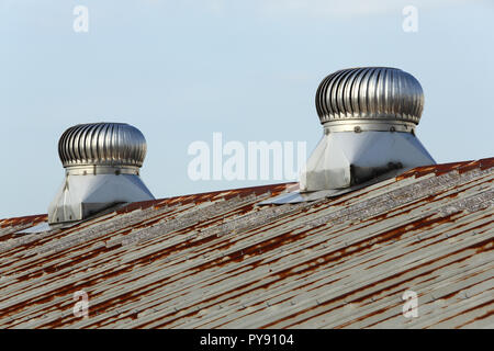 Turbine Dach Lüftungsanlage auf dem Dach Stockfoto