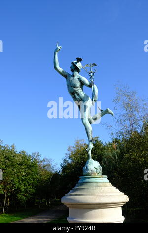 National Arboretum, Alrewas, Stafordshire, National Memorial, Remembrance, Army, Royal Navy, Royal Air Force, Support Services, Bronze Sculpture. Stockfoto