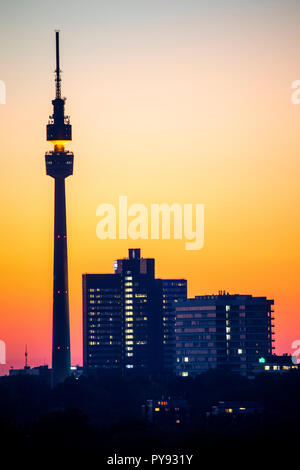 Dortmund, Sonnenuntergang, Florian Turm, Fernsehturm, Aussichtsplattform, Deutschland Stockfoto