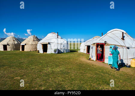 Kirgisistan, Naryn Provinz, Song Kol See, der kirgisischen Nomaden Jurtencamp Stockfoto