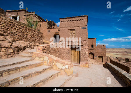 Benhaddou, Marokko - November 09, 2107: Alte befestigte Dorf Ksar Ait-Ben-haddou oder Benhaddou, entlang der ehemaligen Route der Karawanen befindet. Stockfoto