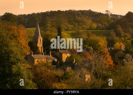 Dorf Swerford im Herbst Cotswolds, Gloucestershire, England, Europa Stockfoto