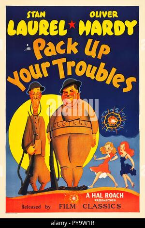 Original Film Titel: PACKEN SIE IHRE PROBLEME. Englischer Titel: PACKEN SIE IHRE PROBLEME. Jahr: 1932. Regie: George Marshall. Stars: Oliver Hardy, Stan Laurel. Credit: HAL ROACH/MGM/Album Stockfoto