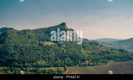 Die Klippe der Badolo (Rocca di Badolo), Sasso Marconi, Provinz Bologna, Emilia Romagna, Italien. Stockfoto