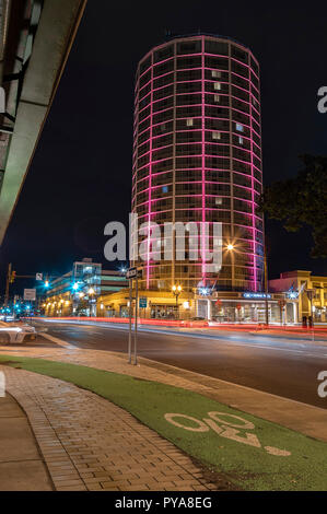 In Syracuse, NEW YORK - 22.Oktober 2018: Das Crown Plaza Hotel in Syracuse, NY ist eine Kette verfügt über mehr als 400 Hotels in 52 Ländern. Stockfoto