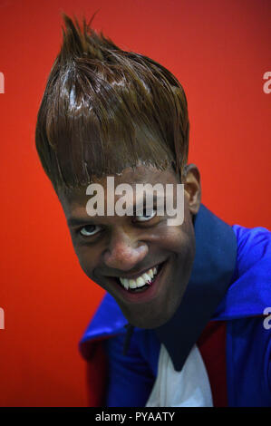 Cosplayer kommen an der London Comic Con im ExCel London. Stockfoto