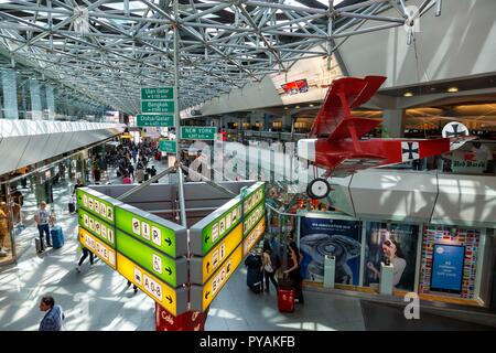 Berlin, Deutschland - 11. September 2018: die Anschlußklemme A des Flughafen Berlin Tegel (TXL) in Deutschland. | Verwendung weltweit Stockfoto