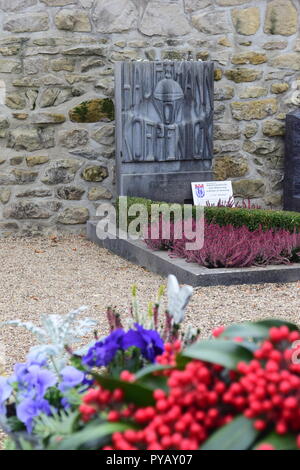 Die Grabstätte 1922 an der Cimetière Notre-Dame in Luxemburg & die letzte Ruhestätte für Friedrich Wilhelm Voigt, bekannt als "Der Hauptmann von Köpenick Stockfoto