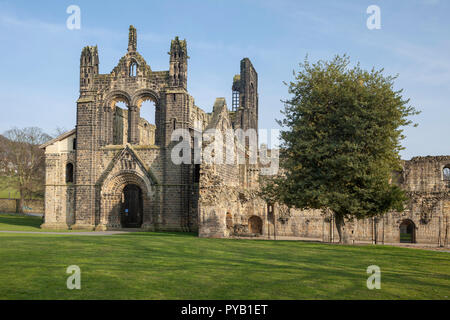 Anzeigen von Kirkstall Abbey, eine zerstörte Zisterzienserkloster in der Nähe von Leeds, West Yorkshire Stockfoto