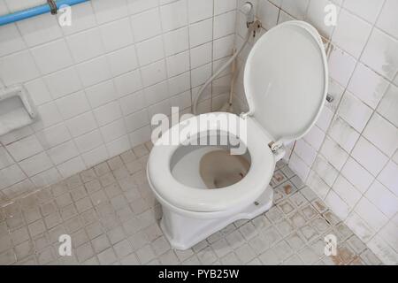 Wc alten in der Öffentlichkeit Stockfoto