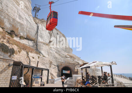 Israel, Rosh Hanikra, (lit Leiter der Grotten) an der Küste des Mittelmeeres gelegen, im westlichen Galiläa in der Nähe der Grenze zum Libanon. Th Stockfoto