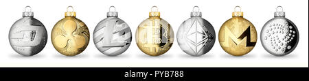 Crypto Währung Münze Weihnachten ball Kollektion gold silber Christbaumkugel set bitcoin Astraleums monero litecoin Dash iota Welligkeit isoliert auf weißem backgro Stockfoto