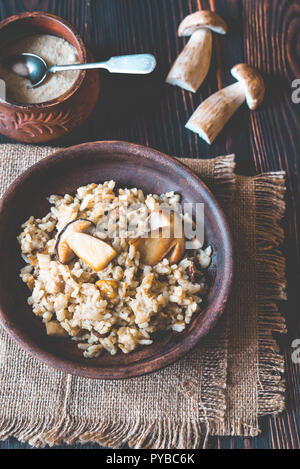 Risotto mit Steinpilzen Stockfoto