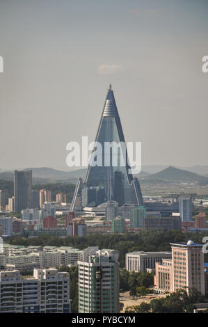 Ryugyong Hotel in Nordkoreas Hauptstadt Pjöngjang. Das Hotel hat eine neue Fassade im Jahr 2018 Stockfoto