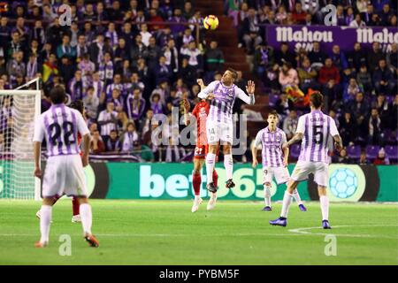 26/10/18. Fotogen/CORDON DRÜCKEN. LIGA FUSSBALL. REAL VALLADOLID VS ESPANYOL. Im Bild, ALCAREZ (RV) UND M. ROCA (espanyol) Cordon drücken Sie Stockfoto