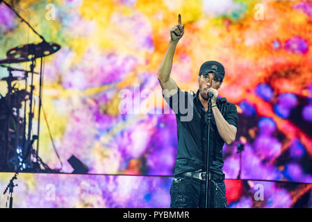 Manchester, Großbritannien. 26. Oktober 2018. Enrique Iglesias führt in der Manchester Arena auf dem britischen Bein seines' alle Hits live"-Tour, Manchester 26/10/2018 Credit: Gary Mather/Alamy leben Nachrichten Stockfoto