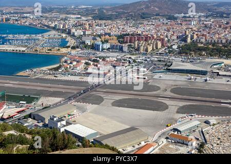 Gibraltar - Juli 30, 2018: Übersicht Flughafen Gibraltar. | Verwendung weltweit Stockfoto