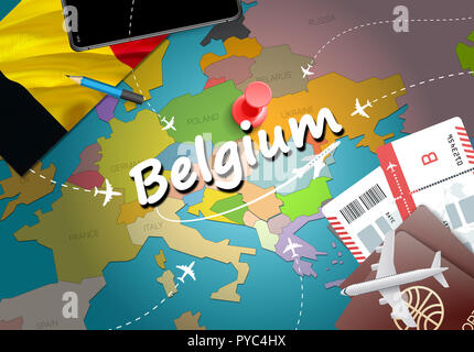 Belgien Travel Concept Map Hintergrund mit Flugzeugen, Tickets. Besuchen Sie Belgien Reise und Tourismus Ziel Konzept. Belgien Flagge auf der Karte. Ebenen und flig Stockfoto