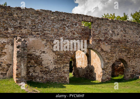 Ruinen des alten Stahlwerks in samsonow Stadt in Polen Stockfoto