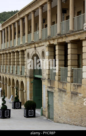 Das neu restaurierte Piece Hall in Halifax, West Yorkshire, England Stockfoto