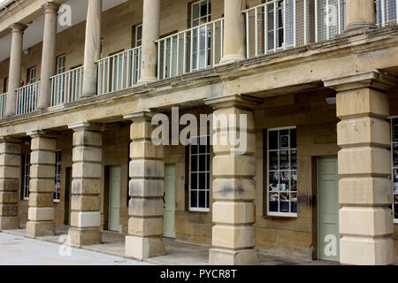 Das neu restaurierte Piece Hall in Halifax, West Yorkshire, England Stockfoto