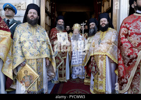 Bischof Anthimos während einer doxologie in der Kirche des Hl. Demetrius, der Schutzpatron von Thessaloniki, Griechenland am 26. Oktober 2018. Stockfoto