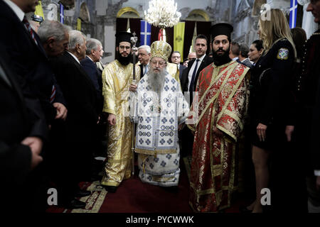 Bischof Anthimos während einer doxologie in der Kirche des Hl. Demetrius, der Schutzpatron von Thessaloniki, Griechenland am 26. Oktober 2018. Stockfoto