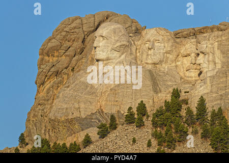 Mount Rushmore als von der Straße nach Keystone gesehen Stockfoto