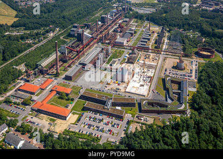 Luftaufnahme, neue RAG-Stiftung Gebäude an der Kokerei Zollverein Essen, RAG AG, World Heritage Site, Ruhrgebiet, Nordrhein-Westfalen, Deutschland Stockfoto