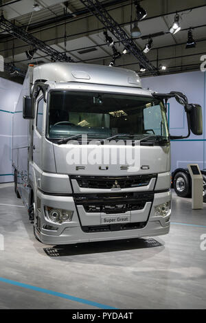 HANNOVER, Deutschland - 27.September 2018: Mitsubishi Fuso Super Great-Lkw auf der Hannover IAA Nutzfahrzeuge Motor Show vorgestellt Stockfoto