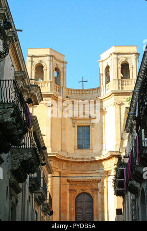 Nicolaci Straße bei Noto, mit seinen attraktiven barocke Paläste, darunter der Palazzo Nicolaci di Villadorata, seine außergewöhnliche Balkone, Sizilien, Italien Stockfoto