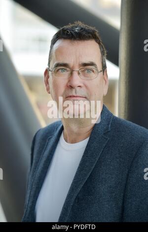 Mick Herron im Oktober 2018 auf der Frankfurter Buchmesse. | Verwendung weltweit Stockfoto